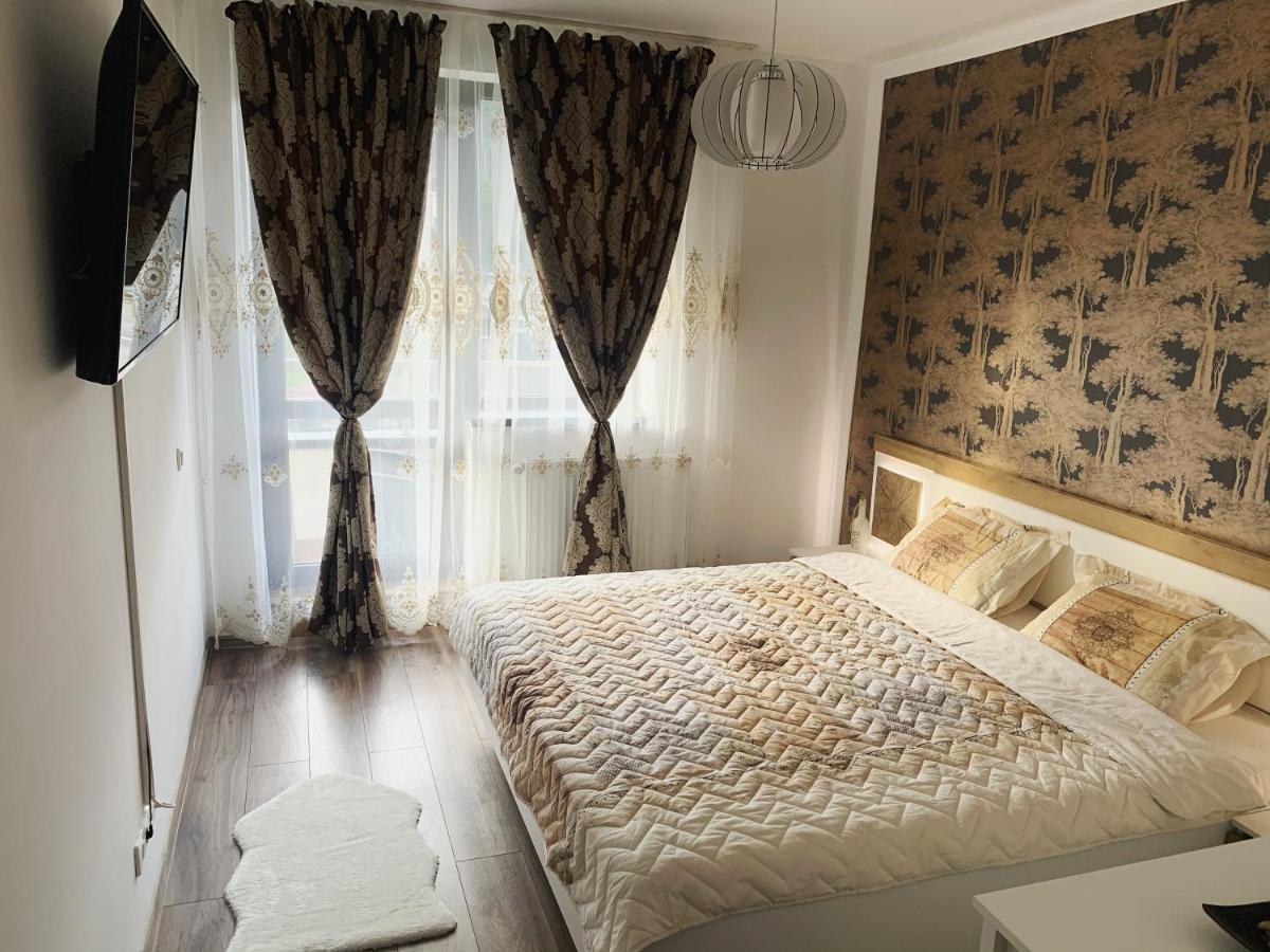 Vintage Apartment *